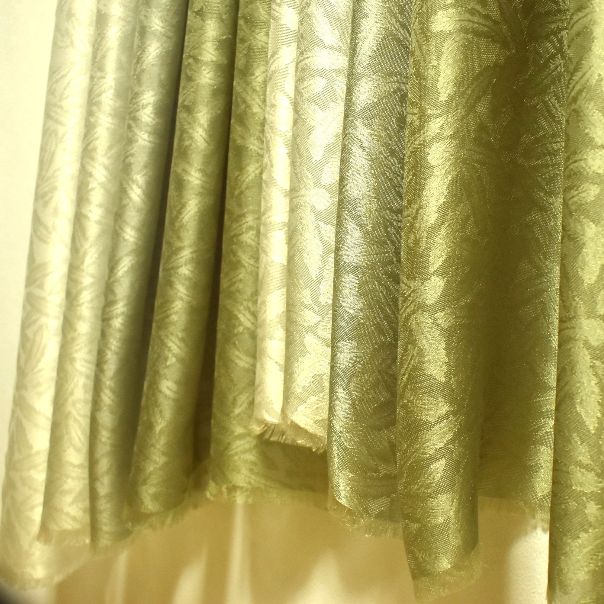 新④「色が変化する麴塵染」ジャガード織シルク大判ショール（１０５×２５０ｃｍ）